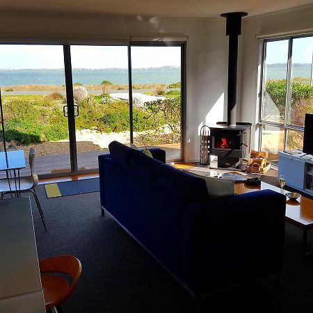 Coorong Waterfront Retreat Vila Meningie Exterior foto